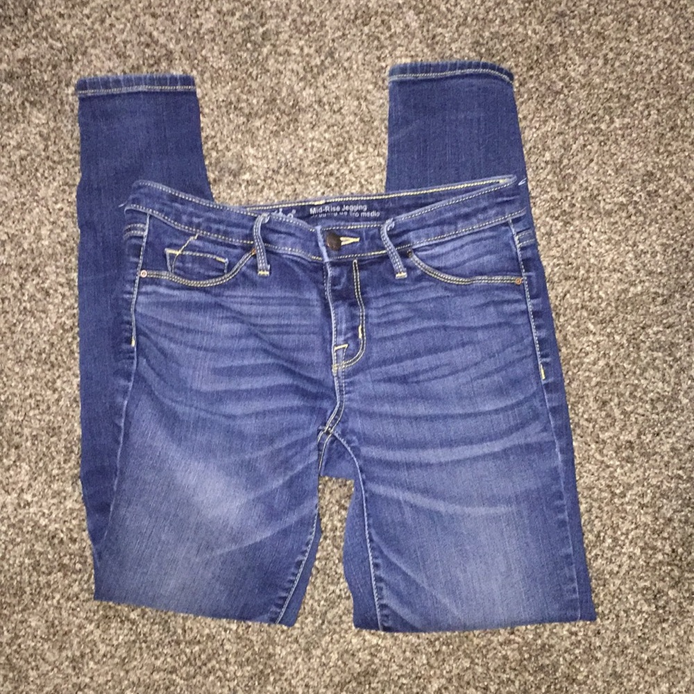Mid rise jegging  size 6